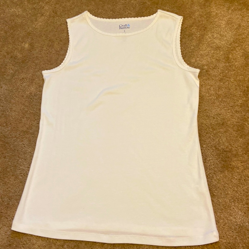 NWOT Croft & Barrow Scallop Trim Tank Size S